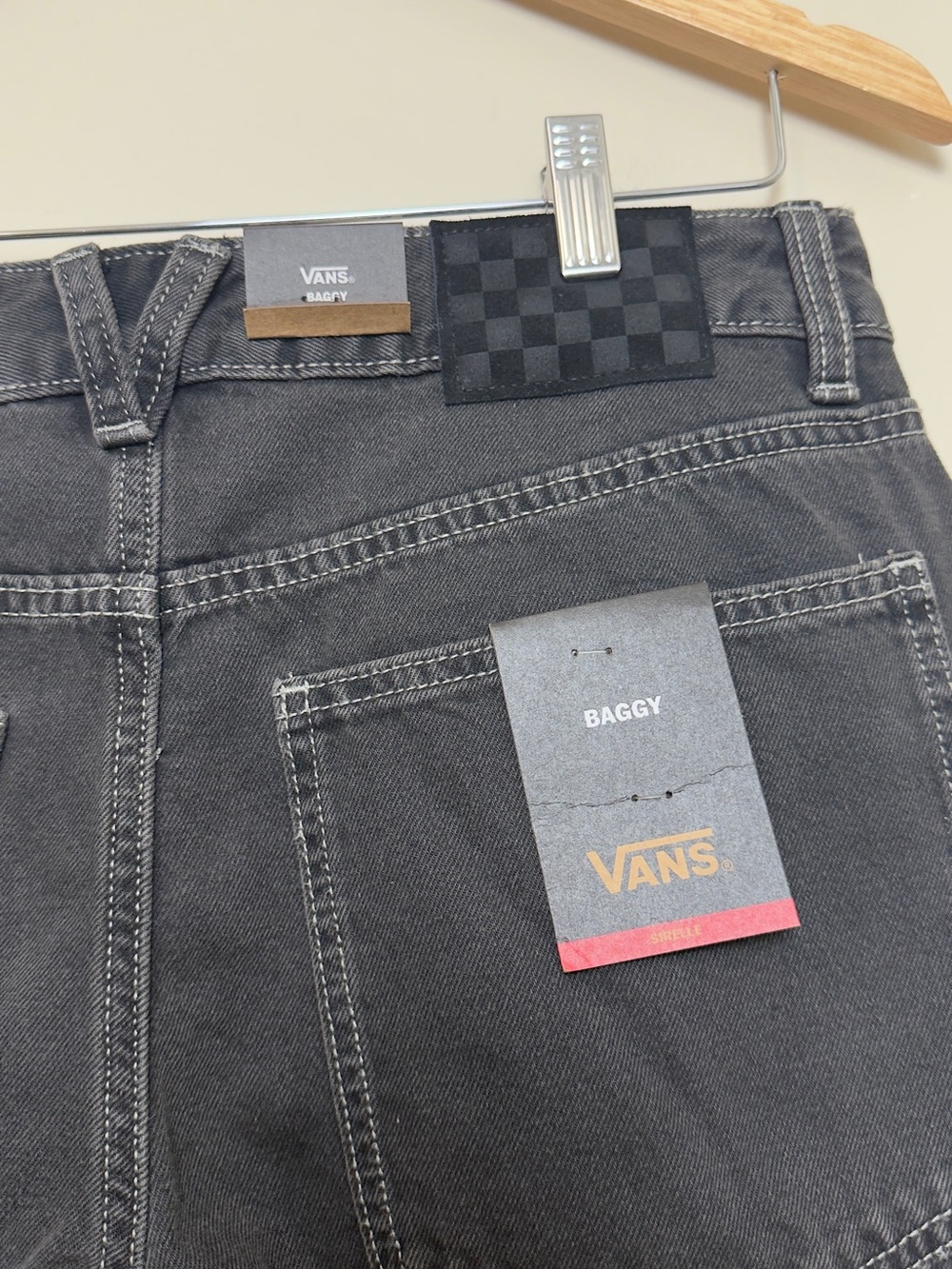 Vans Sirelle Black Graphic Baggy Jeans Size 29 Y2K Wide Leg Streetwear NWT - Picture 4 of 9